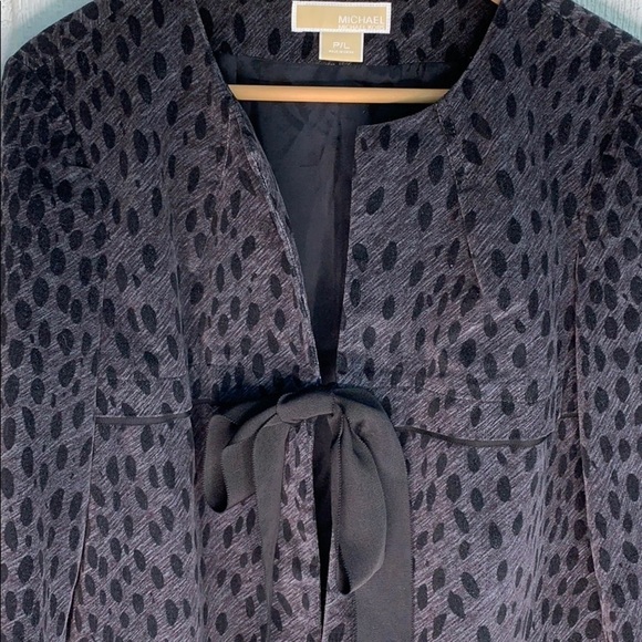 Michael Kors Textured Fur Ribbon Tie Front 3/4 Sleeve Bell Blazer Coat sz PL - Picture 3 of 9